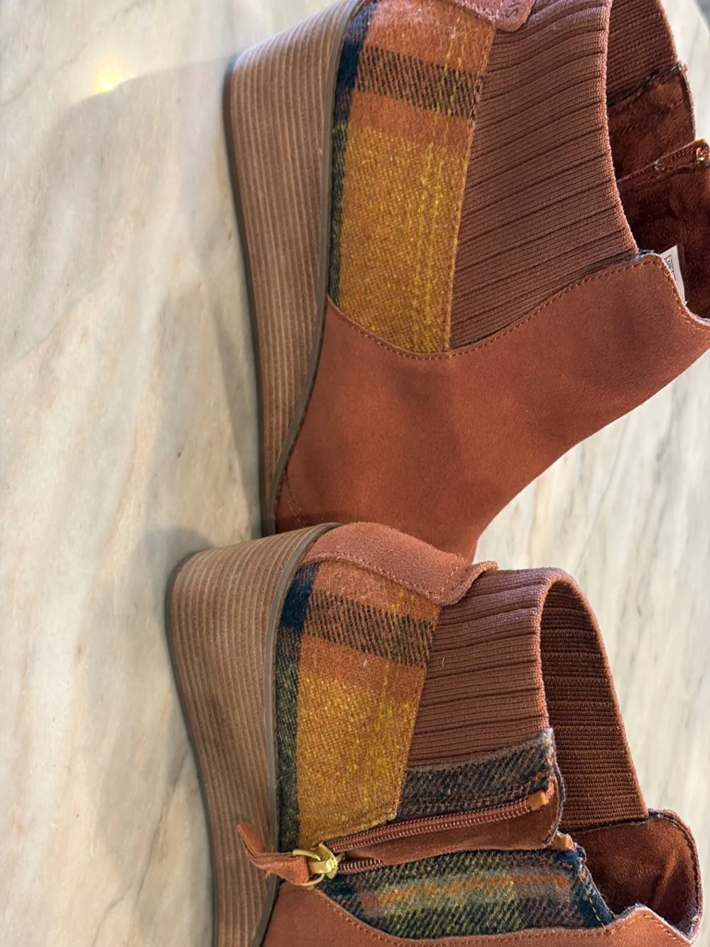 Toms rust suede